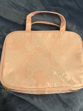 Vince Camuto Hanging Travel Bag